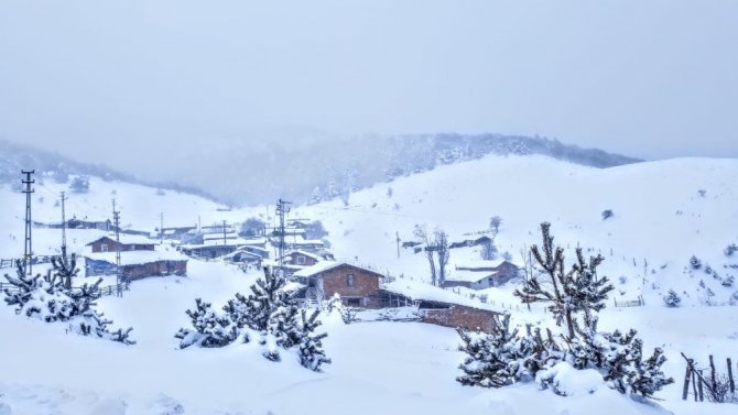 Kardan kapanan köy yolları ulaşıma açıldı