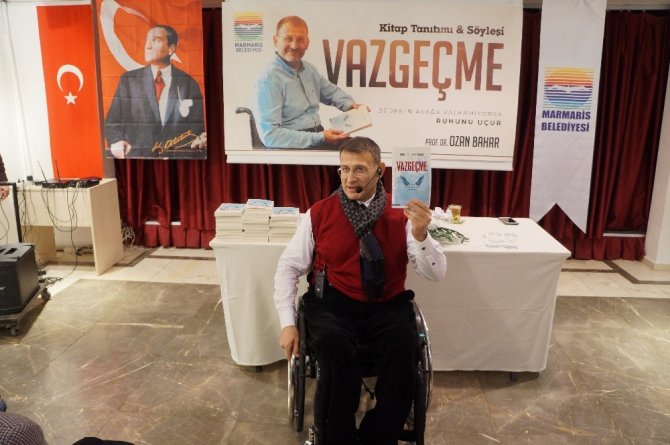 Cumhuriyet tarihinin tekerlekli sandalyedeki ilk dekanı hayatını anlattı