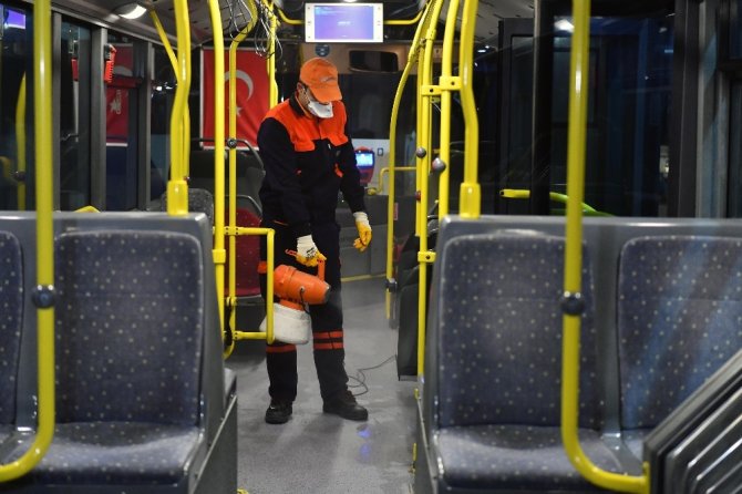 Ankara’da toplu taşıma araçları düzenli temizleniyor
