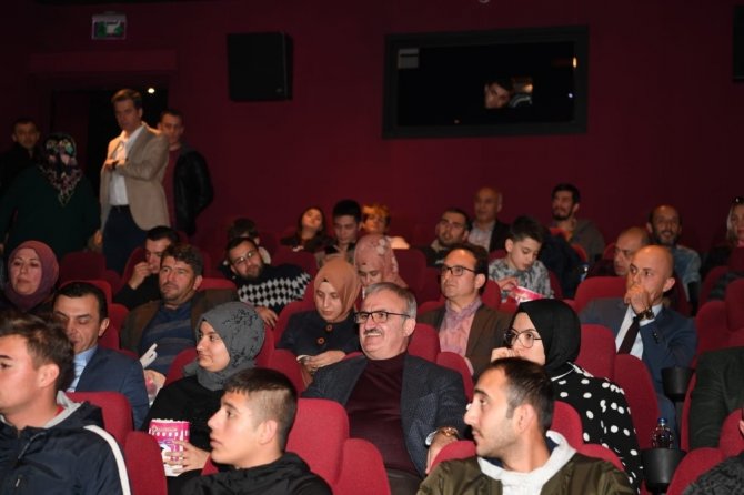 Vali Karaloğlu, ‘Türkler Geliyor’ filmini izledi