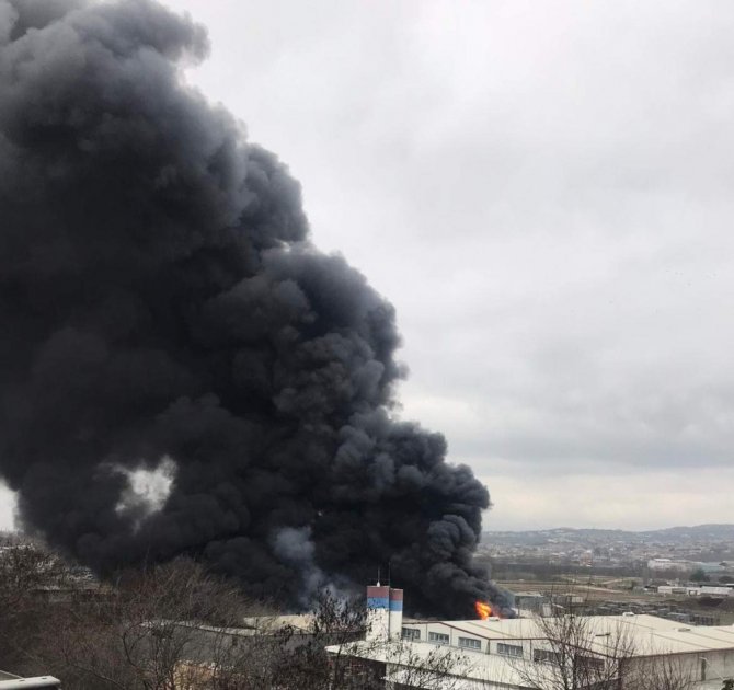 Bursa’da geri dönüşüm fabrikasında büyük yangın