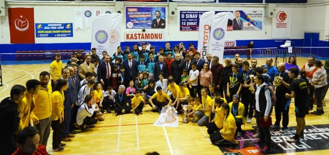 İşitme Engelliler Badminton Türkiye Şampiyonası sona erdi