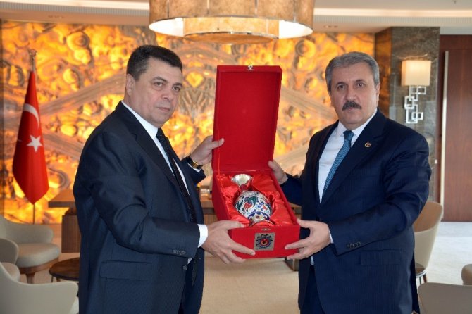 BBP Genel Başkanı Destici: “Türk metal sanayicileri otomobile, traktöre yaptığı zammı işçiye de versin”