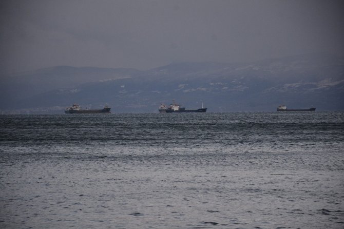 Sinop’ta fırtına deniz ulaşımını ve balıkçılığı etkiliyor