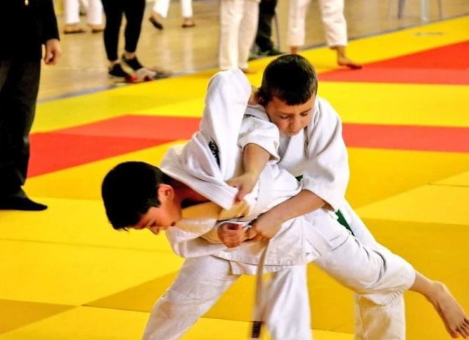 Sivas’ta iller arası judo maçları yapıldı