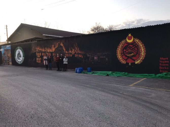 Trakya Üniversitesi Güzel Sanatlar Fakültesi öğrencileri Edirne’yi sanatla süslemeye devam ediyor