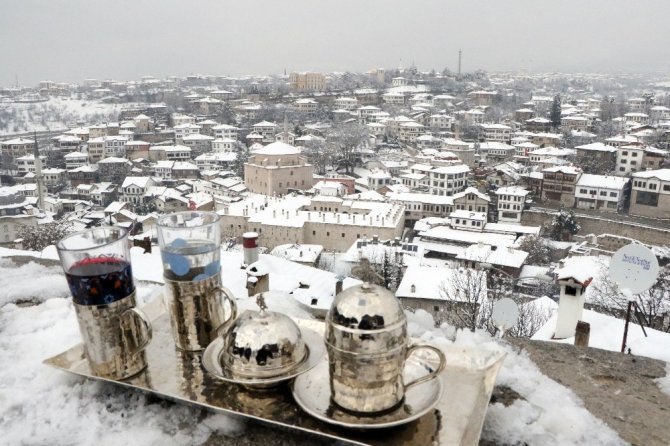 Safranbolu’da eşsiz kar manzaraları