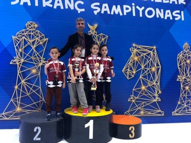 Mardinli Tuana Abak satranç şampiyonasında birinci oldu