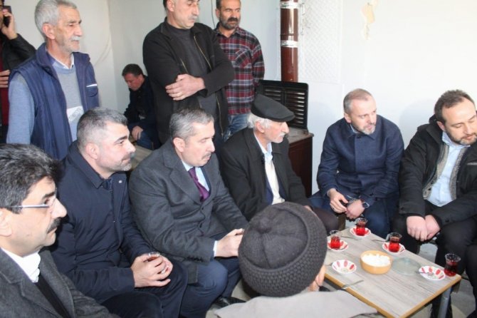 Ak Parti Mardin İl Başkanı Faruk Kılıç deprem bölgesini ziyaret etti