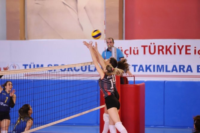TVF Kadınlar 1. Lig: Nevşehir Belediyespor: 2 Mardin Büyükşehir Başakspor:3
