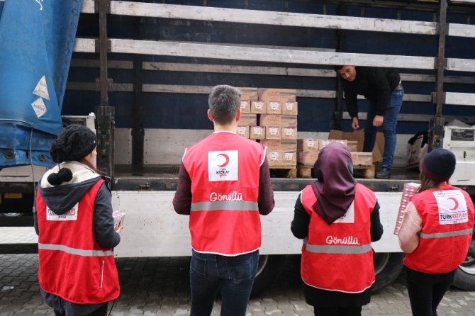 Kızılay Kırşehir Şubesinden deprem bölgesine insani yardım yola çıktı