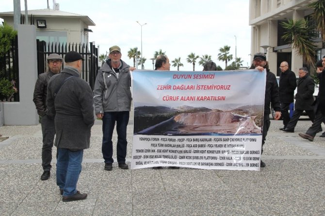 İzmir’de çevrecilerden cüruf toplama alanı tepkisi