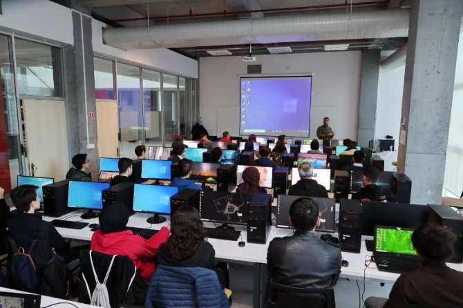 Geleceğin programlama dili eğitimi Başakşehir’de