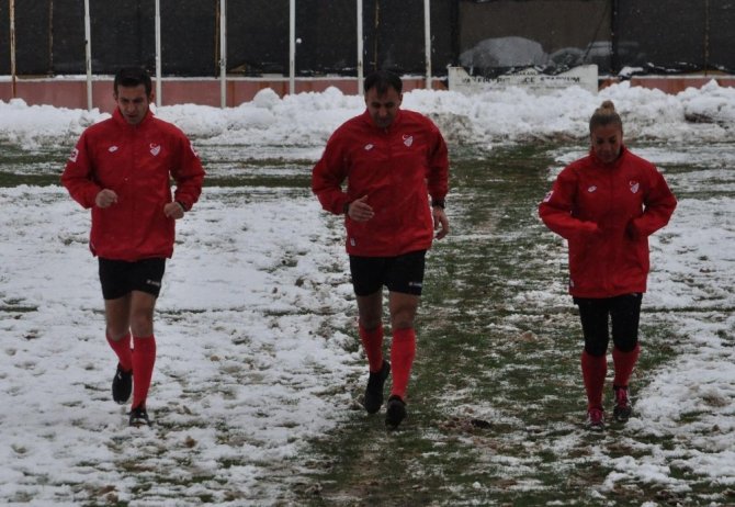 Hekimoğlu Trabzon-Kırklarelispor maçı kar yağışı nedeniyle iptal edildi
