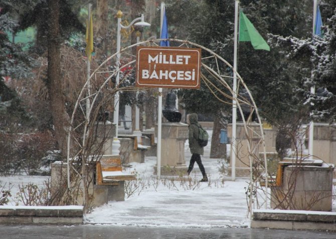 Erzincan’da kar yağışı yerini soğuk havaya bıraktı