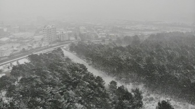 Aydos Ormanı’nda hayran bırakan kar manzarası havadan görüntülendi
