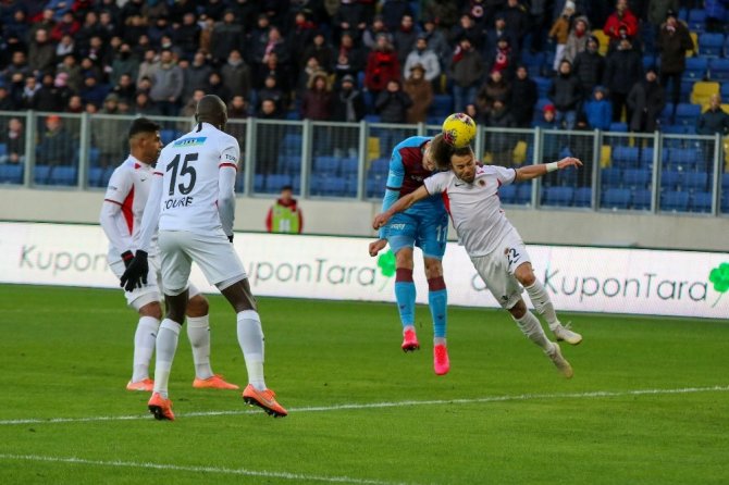 Süper Lig: Gençlerbirliği: 0 - Trabzonspor: 0 (İlk yarı)