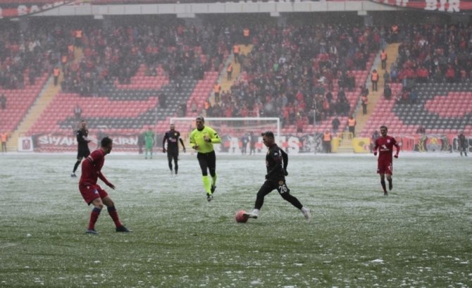 TFF 1. Lig: Eskişehirspor: 3 - Altınordu: 0