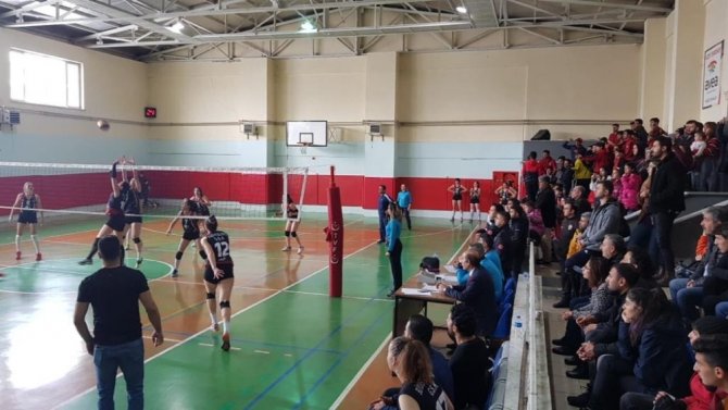 Van Büyükşehir Belediyesi Voleybol Takımı şampiyonluğa kenetlendi