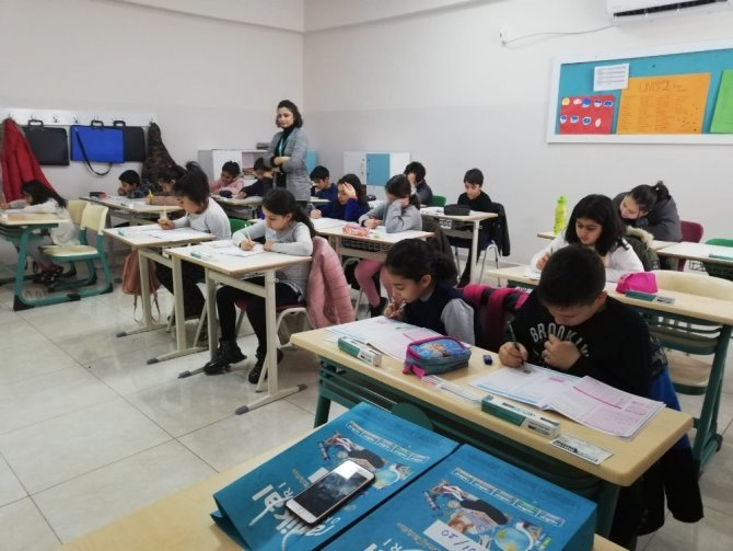 Diyarbakır Radikal Okulları bursluluk sınavına büyük ilgi