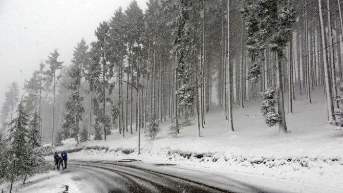 Trabzon’da kar yağışı etkisini sürdürüyor