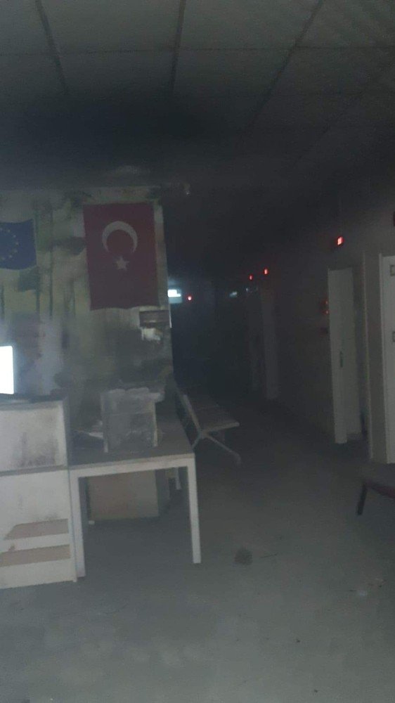 Mersin’de sağlık merkezine molotoflu saldırı
