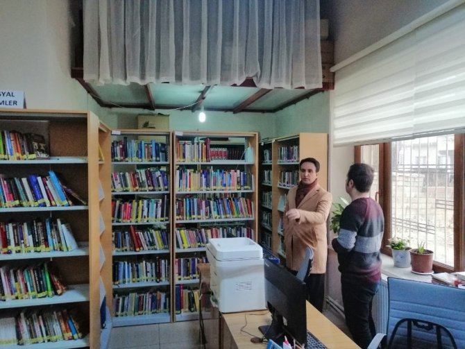 Kaymakam Dündar halk kütüphanesini ziyaret etti