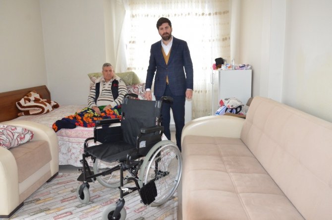 Büyükşehir Belediyesi, engelli vatandaşın tekerli sandalye ihtiyacını karşıladı