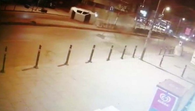 Bağdat Caddesi’nde otomobilin takla attığı kazanın yeni görüntüleri ortaya çıktı