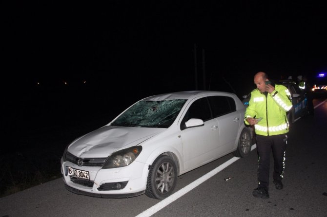 Antalya’da otomobil yayaya çarptı: 1 yaralı