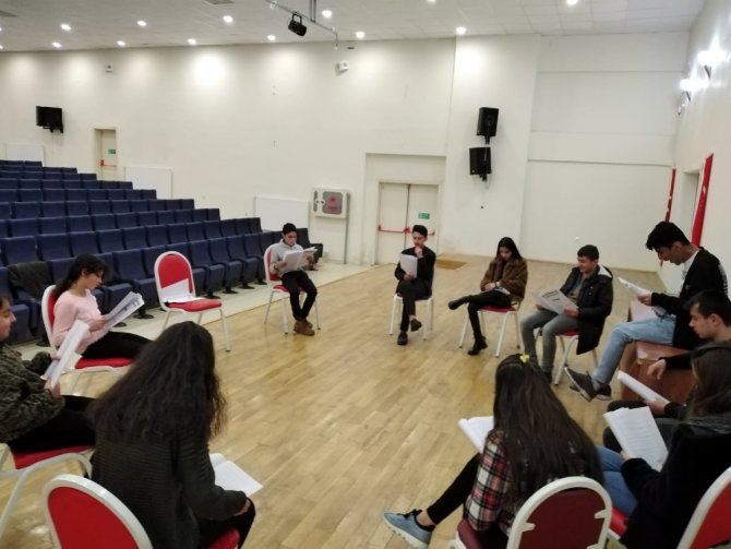 Bitlis Belediyesi Tiyatro Ekibi çalışmalarını sürdürüyor