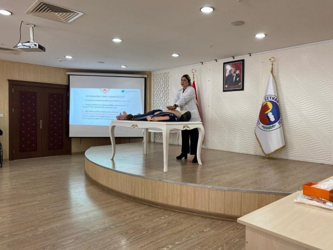 Ceyhan belediyesi, vatandaşlara ilk yardım eğitimi verdi