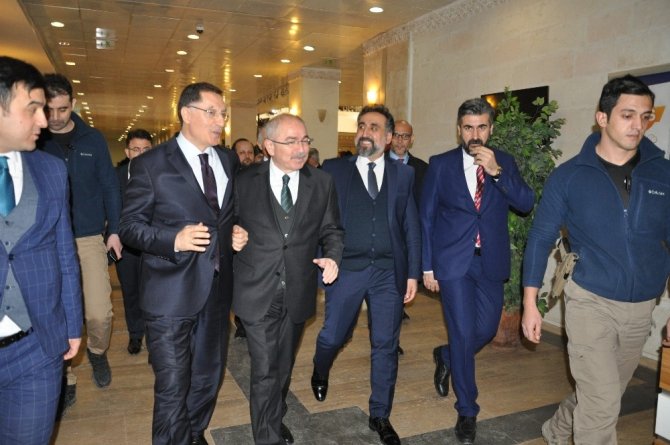 Artuklu Üniversitesi’nin bu haftaki konuğu Kamu Başdenetçisi Şeref Malkoç oldu