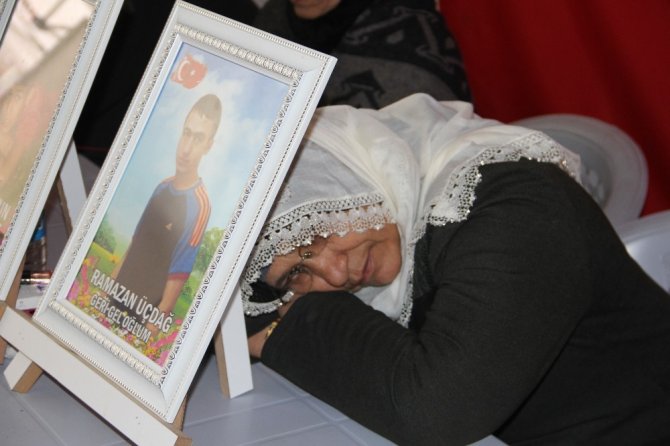 HDP önündeki ailelerin evlat nöbeti 172’nci gününde