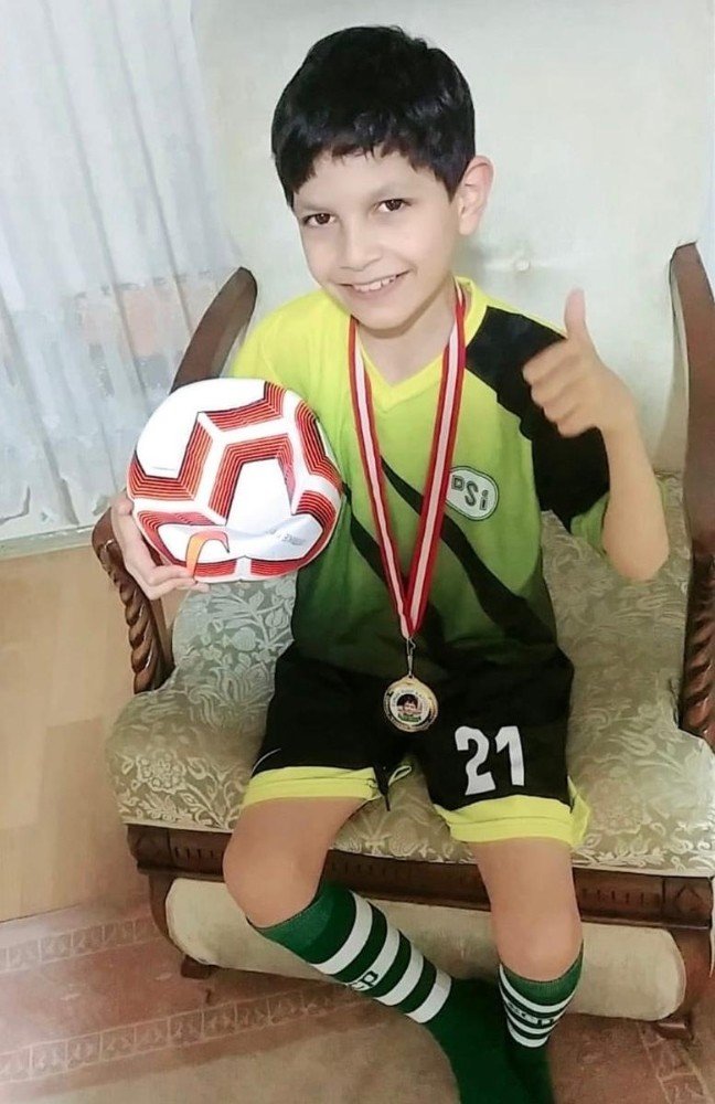 DSİSporlu minik futbolculardan hasta Eymen’e anlamlı destek