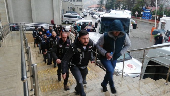 Zonguldak merkezli FETÖ operasyonu: 13 şüpheli adliyede