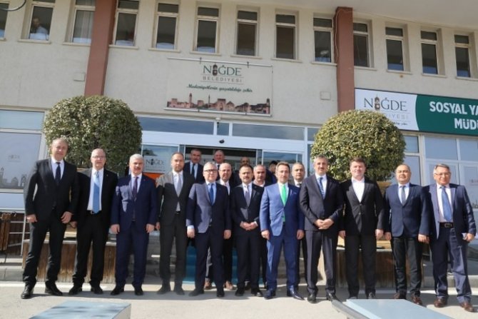 Komşu İllerin Vali, Belediye Başkanı, İl Genel Meclis Başkanları Niğde Belediye Başkanı Emrah Özdemir’e Ziyaret