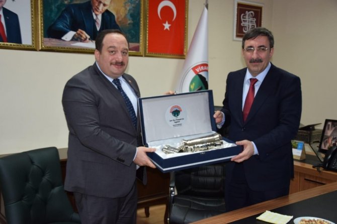 AK Parti Genel Başkan Yardımcısı Yılmaz’dan Viranşehir Belediyesine ziyaret