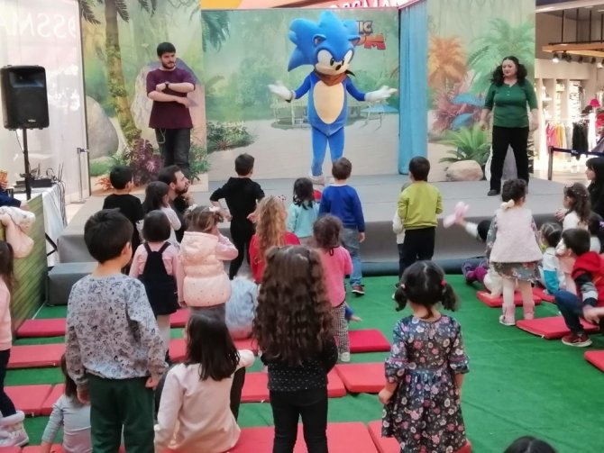 Bolu’da, çocuklar Sonic Boom etkinliği ile doyasıya eğlendi