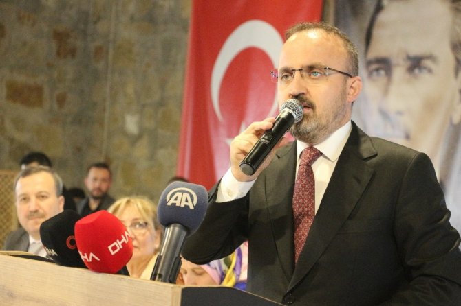 Bülent Turan’dan CHP’ye: “Kongrede Demirtaş’ı eş genel başkan seçin”