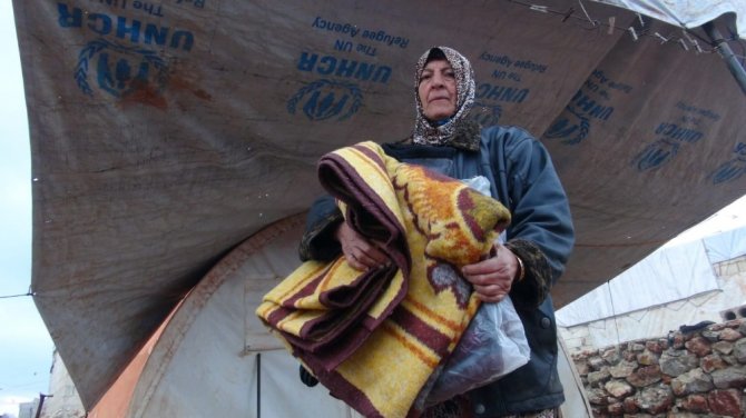 İdlib kırsalına insani yardım