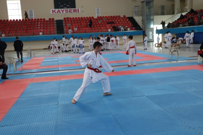 Okullar arası Karate İl Birinciliği müsabakaları tamamlandı