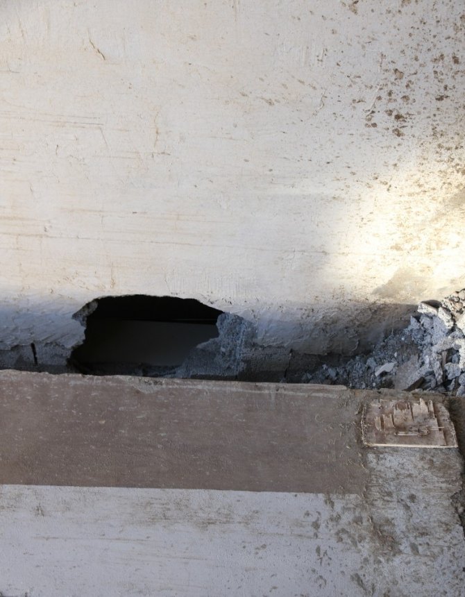 Mardin’de hırsızlar duvarı delip DEDAŞ binasına girdi