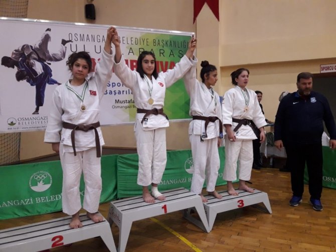 Yunusemreli judocular Bursa’da madalyaları topladı