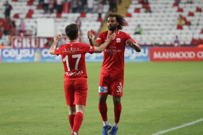 Antalyaspor’da Sangare dönüyor