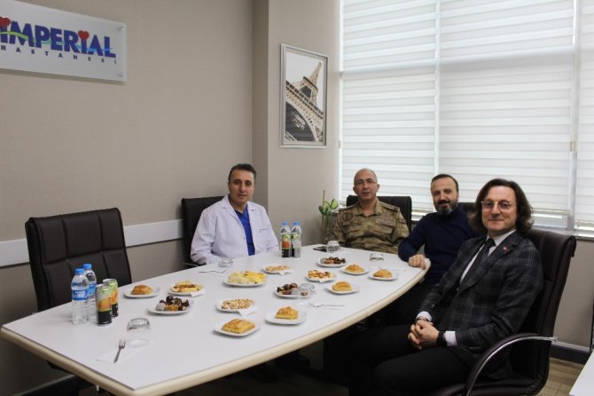 Trabzon İl Jandarma Komutanı Tuğgeneral Demir’den Özel İmperial Hastanesi yönetimine ziyaret