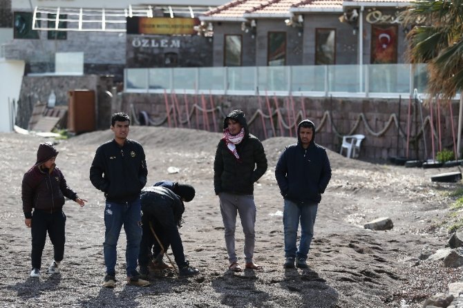 Ayvacık’tan bota bindirilen mülteciler 25 dakikada Yunanistan’da oluyor