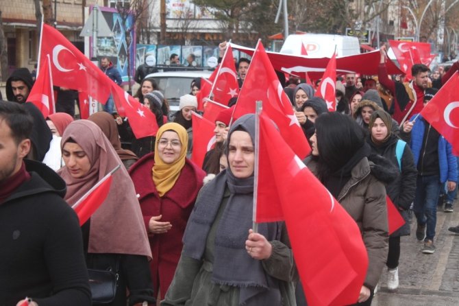 Bayburt’ta Mehmetçiğe destek yürüyüşü