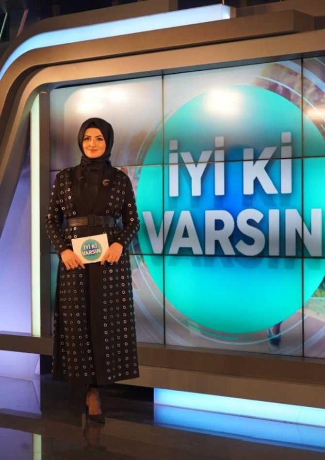 Ünlü moda tasarımcısı Büşra Meşe Yıldırım, TV programına başladı