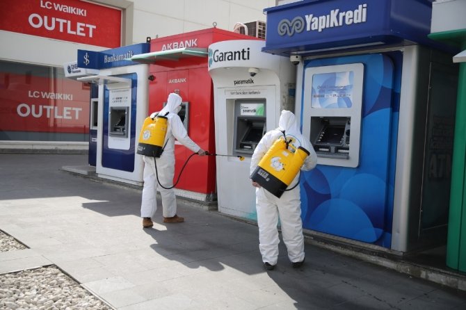 Haliliye’de ATM’ler dezenfekte ediliyor